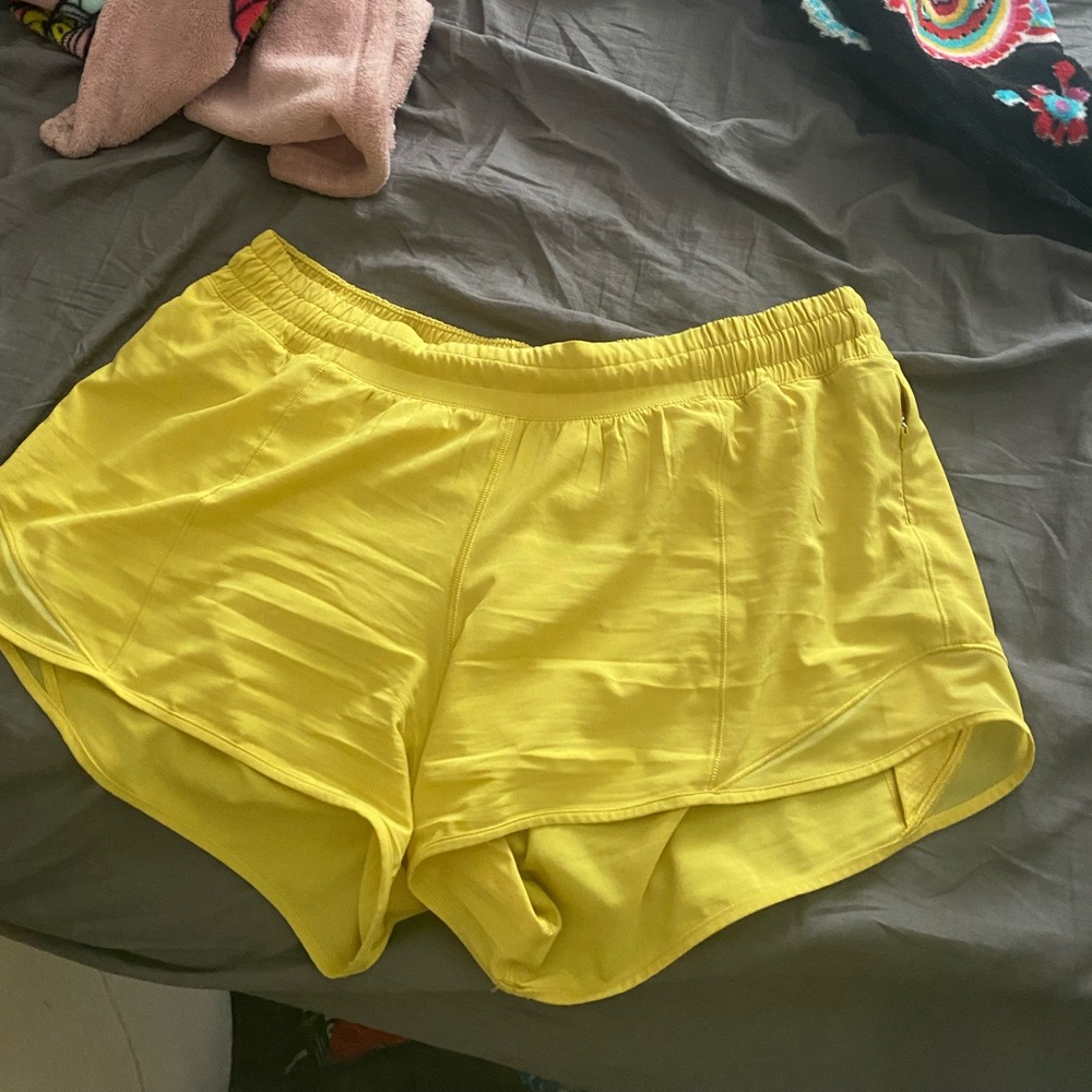 Lululemon LR Hotty Hot Shorts 4”